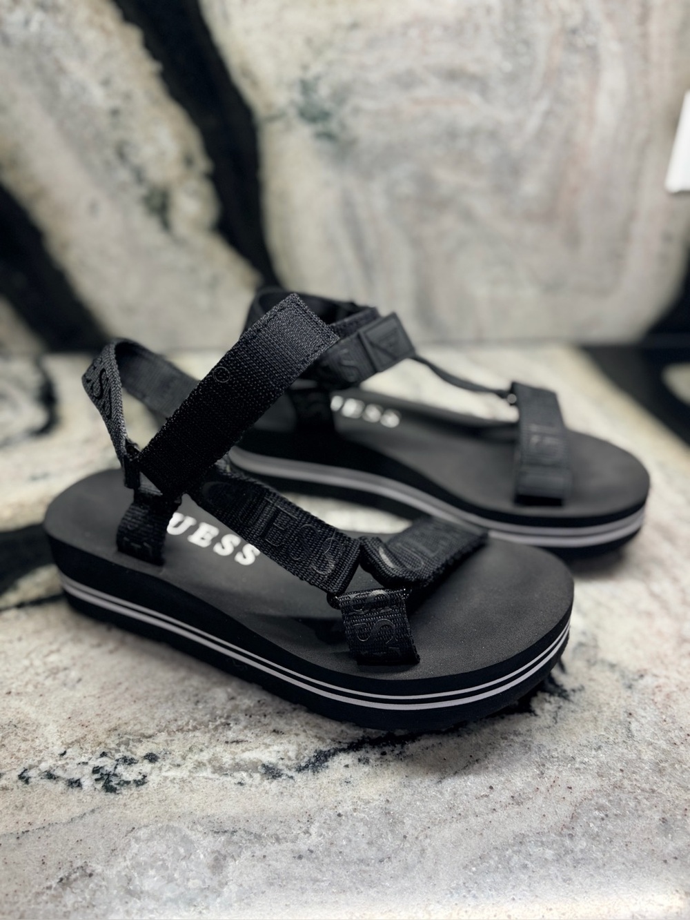 GUESS Platform Sport Sandals Black Logo Straps Womens Size 7.5 Adjustable Casual